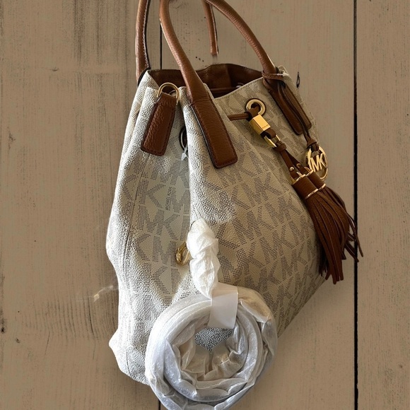 NWT MICHAEL KORS Camden Large Drawstring Satchel Bag - Vanilla - Picture 9 of 11